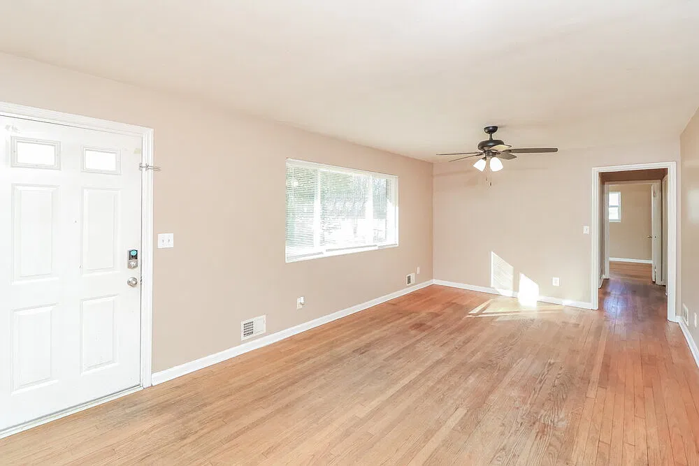2 bed, 1.0 bath, 1240 sqft, $2,190 — Photo 4