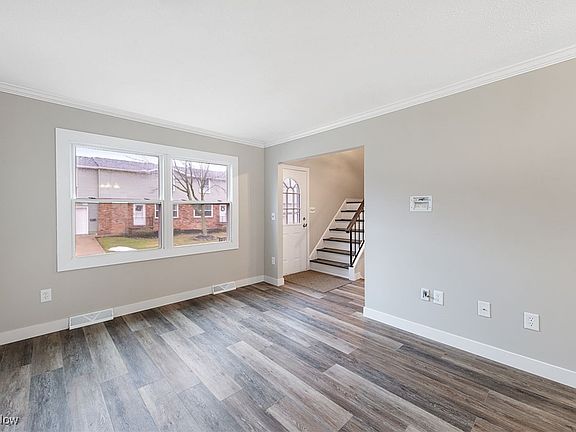 5th image of 6824 Kirkwood Dr Unit 8