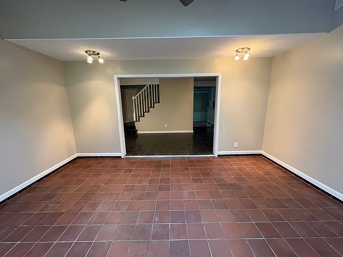 157 Jims Dr — Photo 17