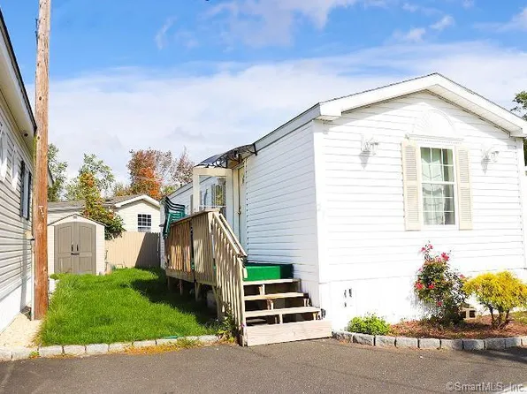 301 South Main Street #27, Newtown, CT 06470