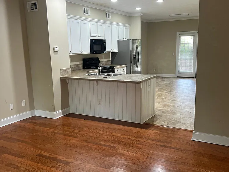 1358 Gatewood Dr — Photo 8