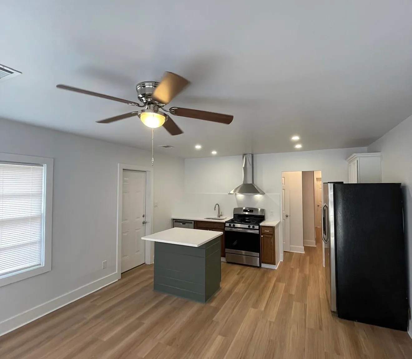 1818 Iris St — Photo 1