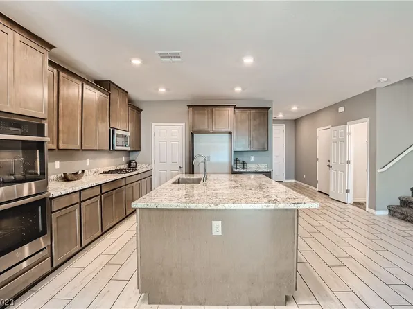 8242 Skye Struck Dr, Las Vegas, NV 89166