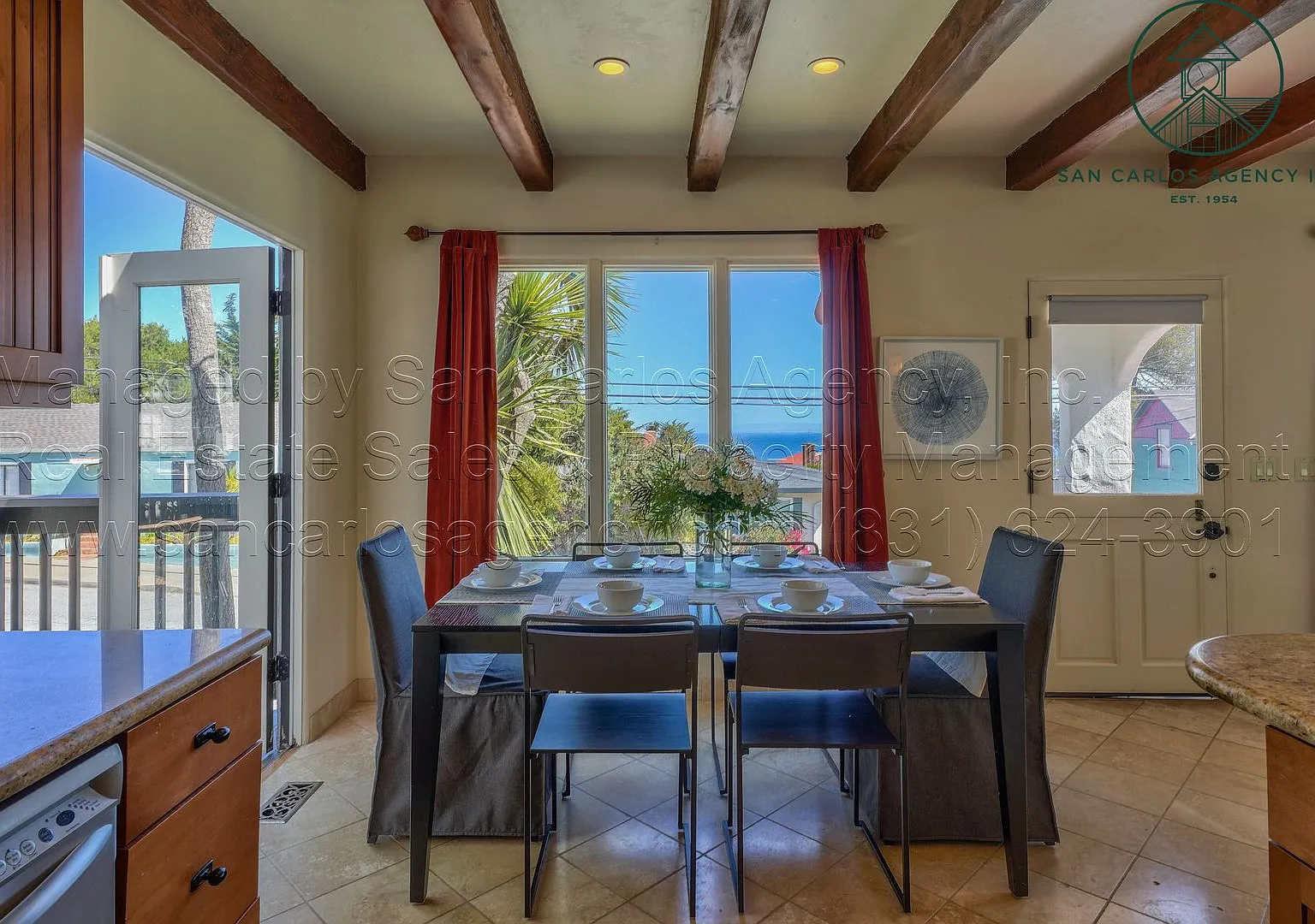 "Casita Del Mar" - Two Bedroom Spanish Style Beach Bungalow — Photo 4