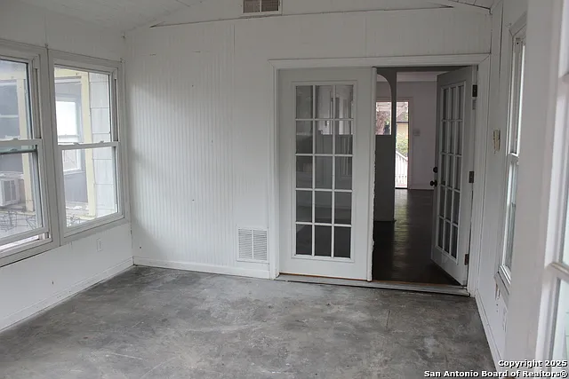 507 Gardina St — Photo 10