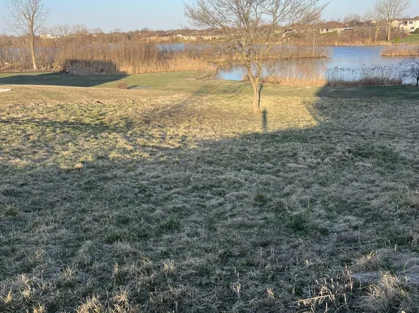 10010 Spring Lake Rd, Saint John, IN 46373
