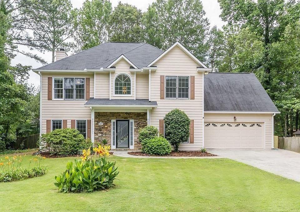 1st image of 2807 Forest Wood Dr NE