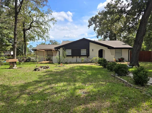 3748 Pin Oak Dr, Conroe, TX 77301