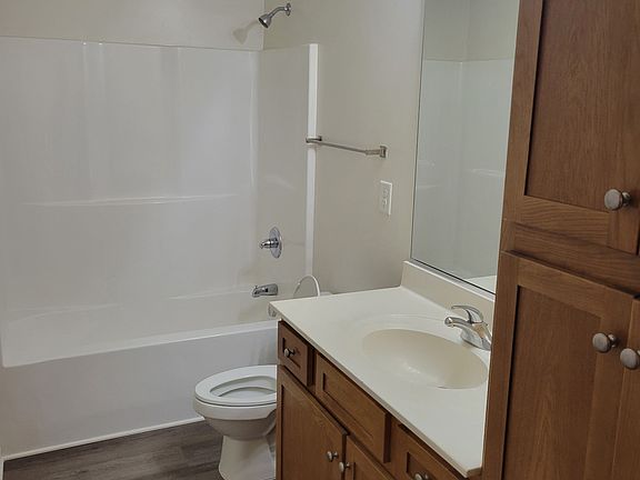 4th image of 256 Crowne Park Ave #A