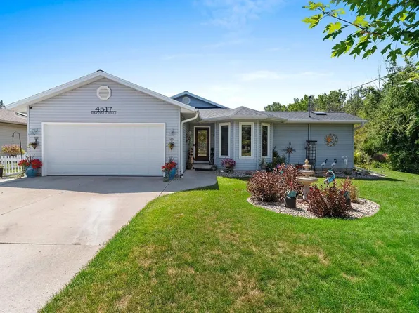4517 Harvest CIRCLE, Manitowoc, WI 54220