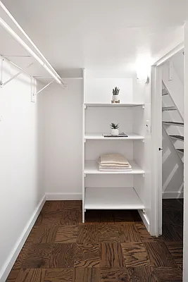 Rented by Keller Williams NYC | media 29