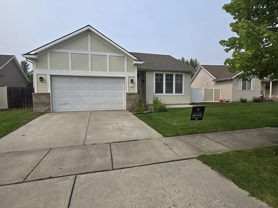 2425 N Coolwater Dr