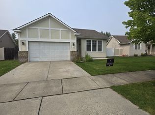 2425 N Coolwater Dr, Post Falls, ID 83854