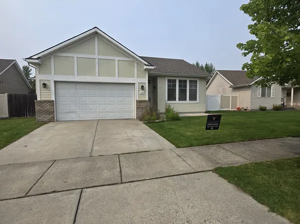 2425 N Coolwater Dr, Post Falls, ID 83854