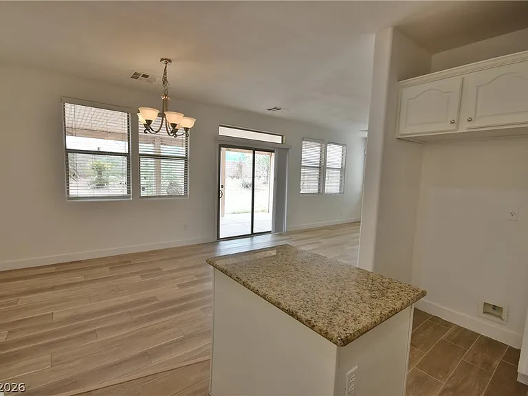 681 Summit Valley Ln — Photo 15