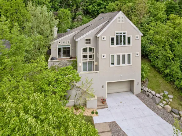903 Kenwood Pkwy, Minneapolis, MN 55403