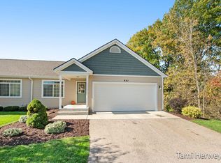 651 Oriole Ct #41, Middleville, MI 49333