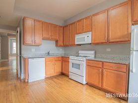 2844 N Whipple St, Chicago, IL