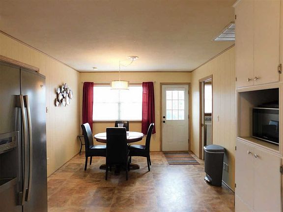 5th image of 1611 E Willham Dr