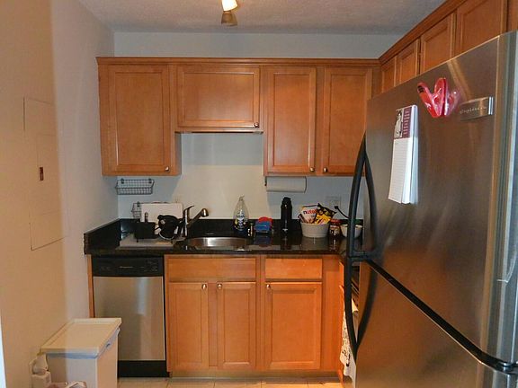 4th image of 94 Newbury Ave #101A