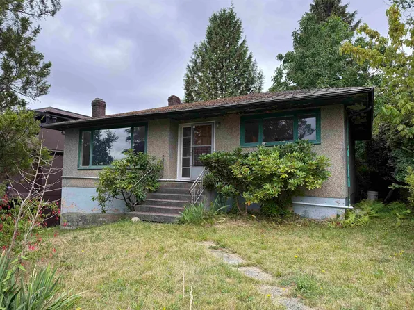 115 Howard Ave N, Burnaby, BC V5B 1J6