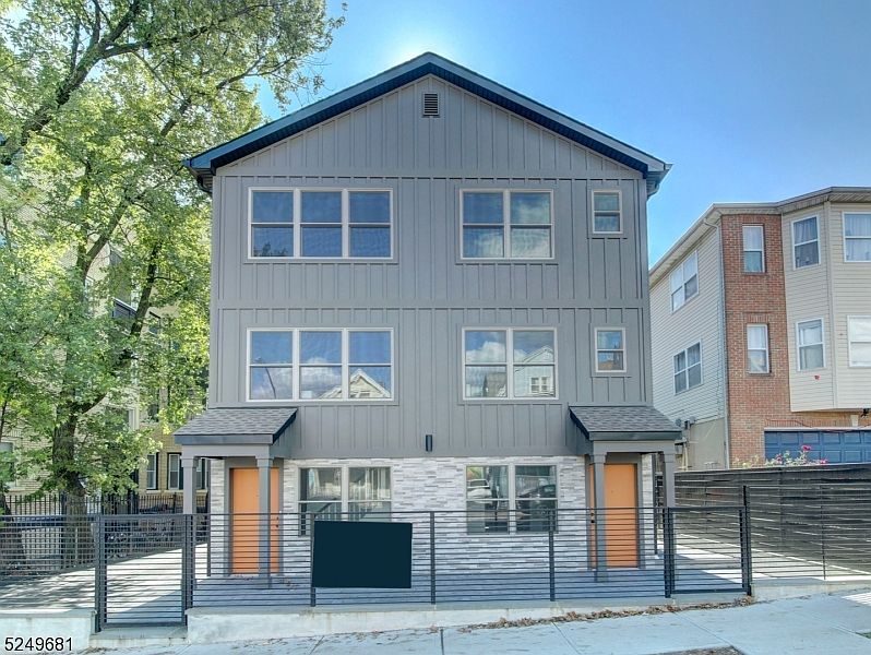 1st image of 311 William St