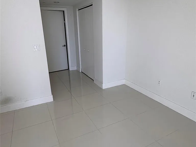 475 Brickell Ave #4913 — Photo 5