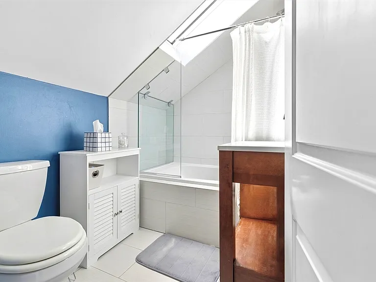 77 Green St #2 — Photo 13