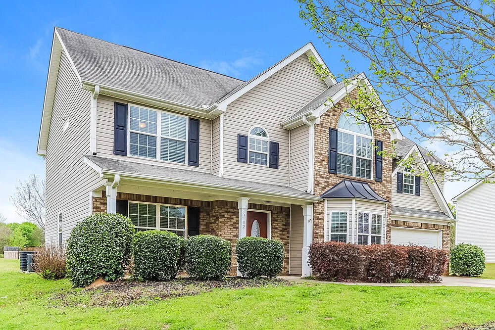 5 bed, 3.5 bath, 2830 sqft, $2,605 — Photo 4