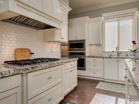 2nd image of 715 W X St