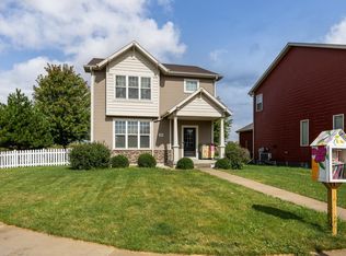 1142 Okeeffe Ave, Sun Prairie, WI 53590