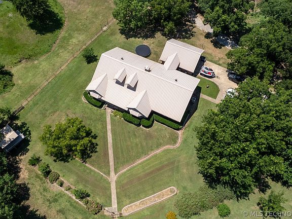 2nd image of 2464 S Roberta Rd