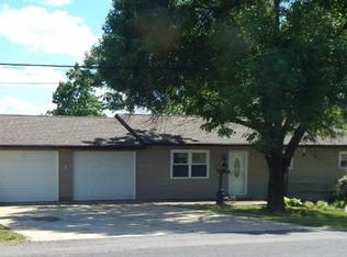 1406 W Springfield Ave, Union, MO 63084
