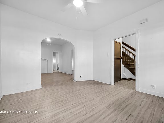4th image of 864 N Christiana Ave