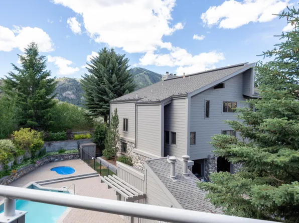 235 Spur Ln APT 606, Ketchum, ID 83340