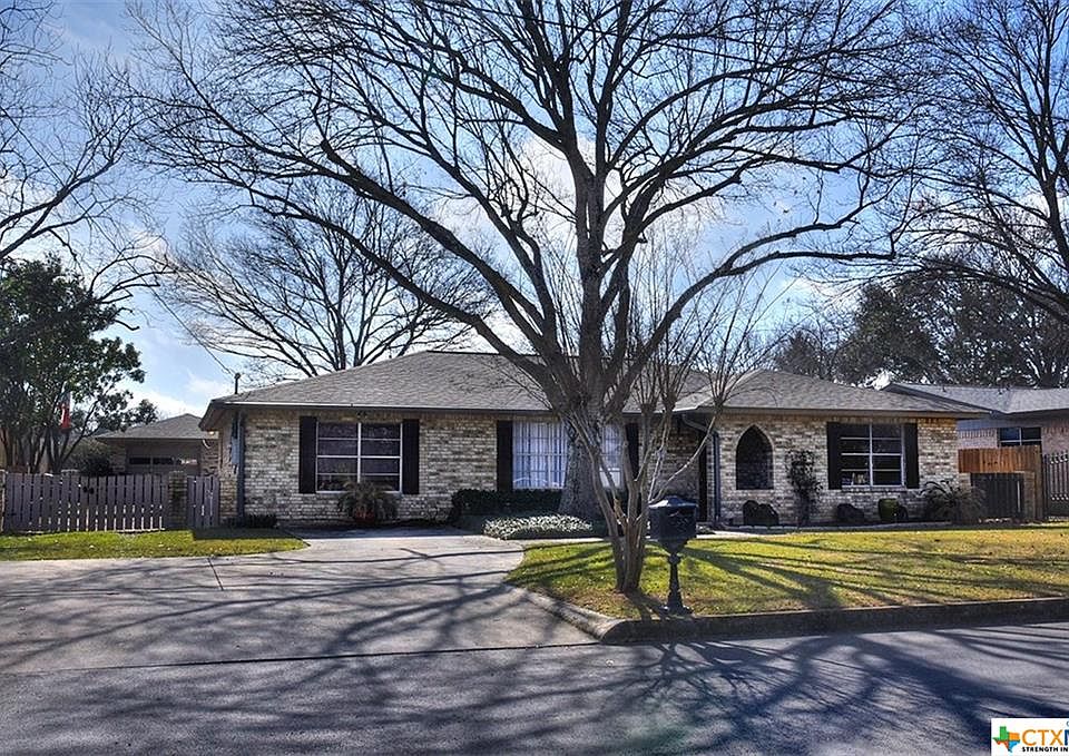 1st image of 1326 Fieldcrest