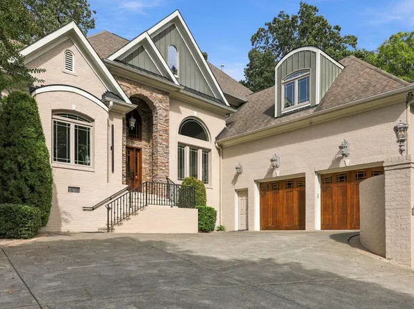 3342 Lake Boone Trl, Raleigh, NC 27607