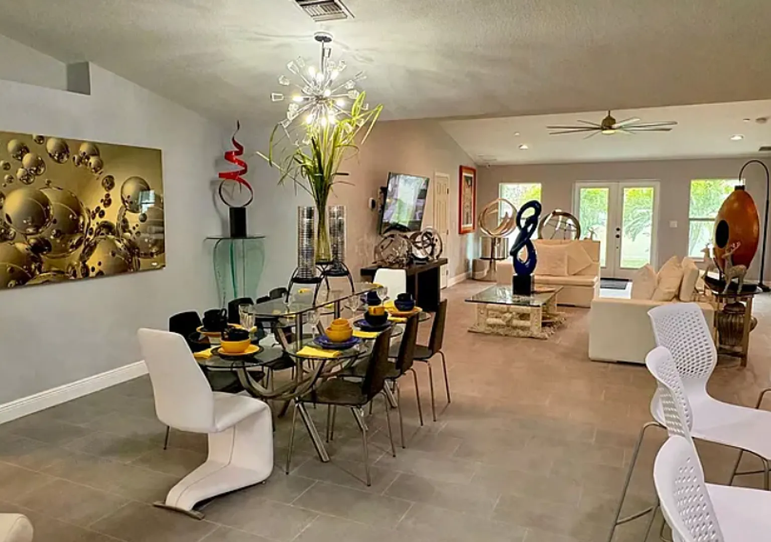 2450 SW Cameo Blvd — Photo 1