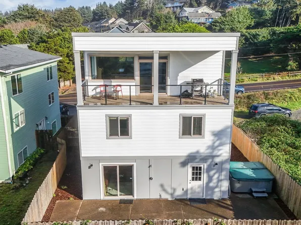 5545 NW Logan Rd, Lincoln City, OR 97367