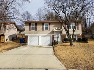 28 Oak Forest Dr, Saint Peters, MO