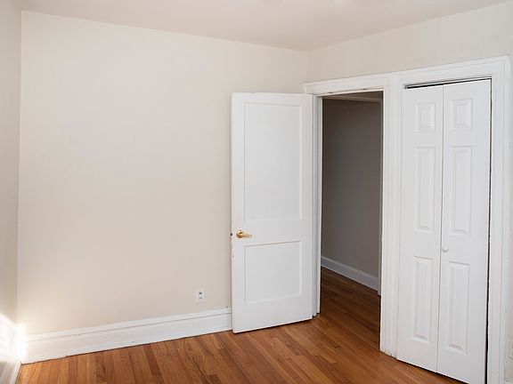 4th image of 837 W Cornelia Ave APT 2N