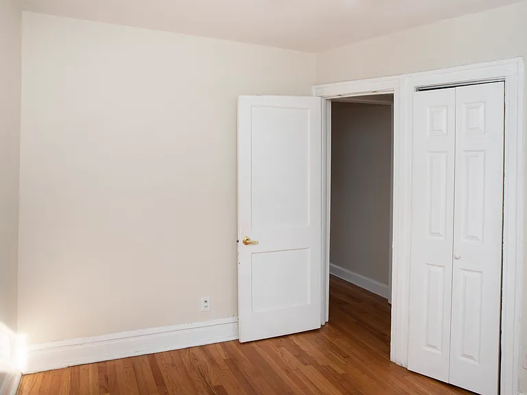 837 W Cornelia Ave #2N — Photo 4