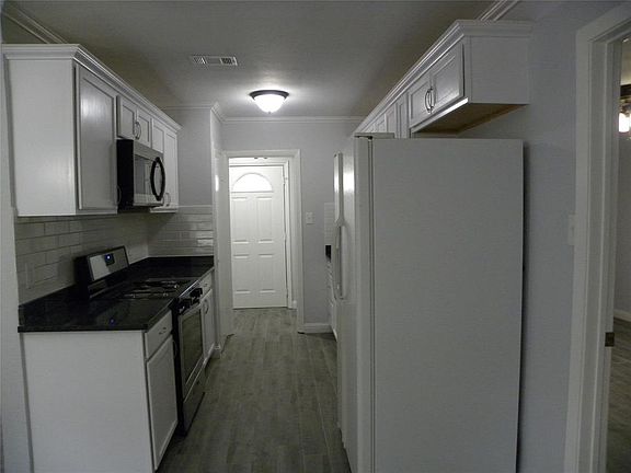 5th image of 1016 Crane Dr