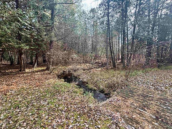 4th image of 421 W Washington Rd