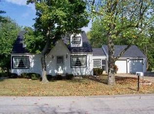 122 Turnpike Ave, Beaver Falls, PA