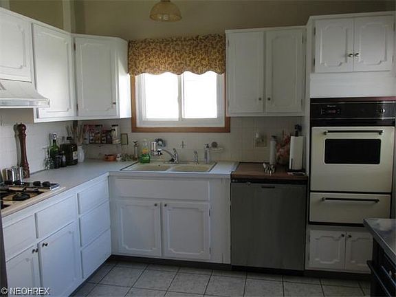 4th image of 1147 E 347th St