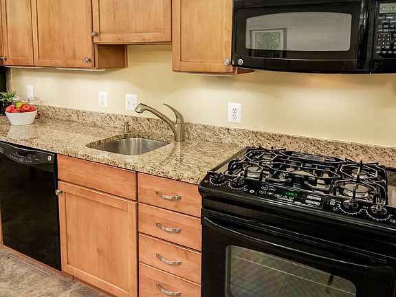 5th image of 513 7th St SE #Basement