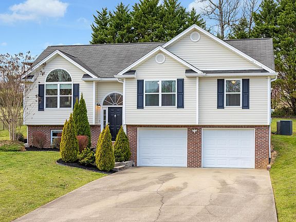 2nd image of 8121 Zoe Dr