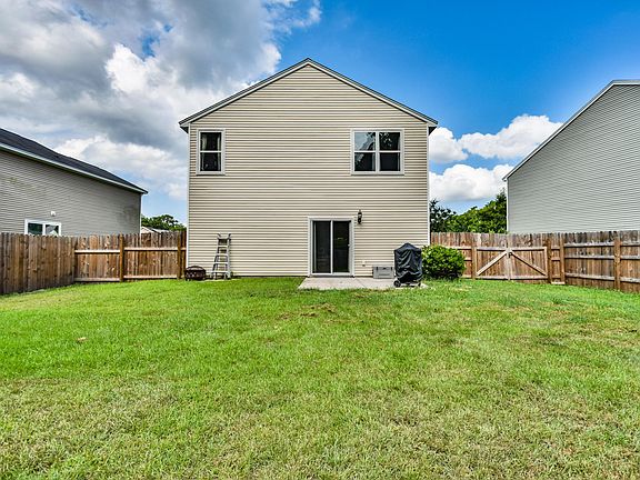 3rd image of 6 Cedar Creek Circle