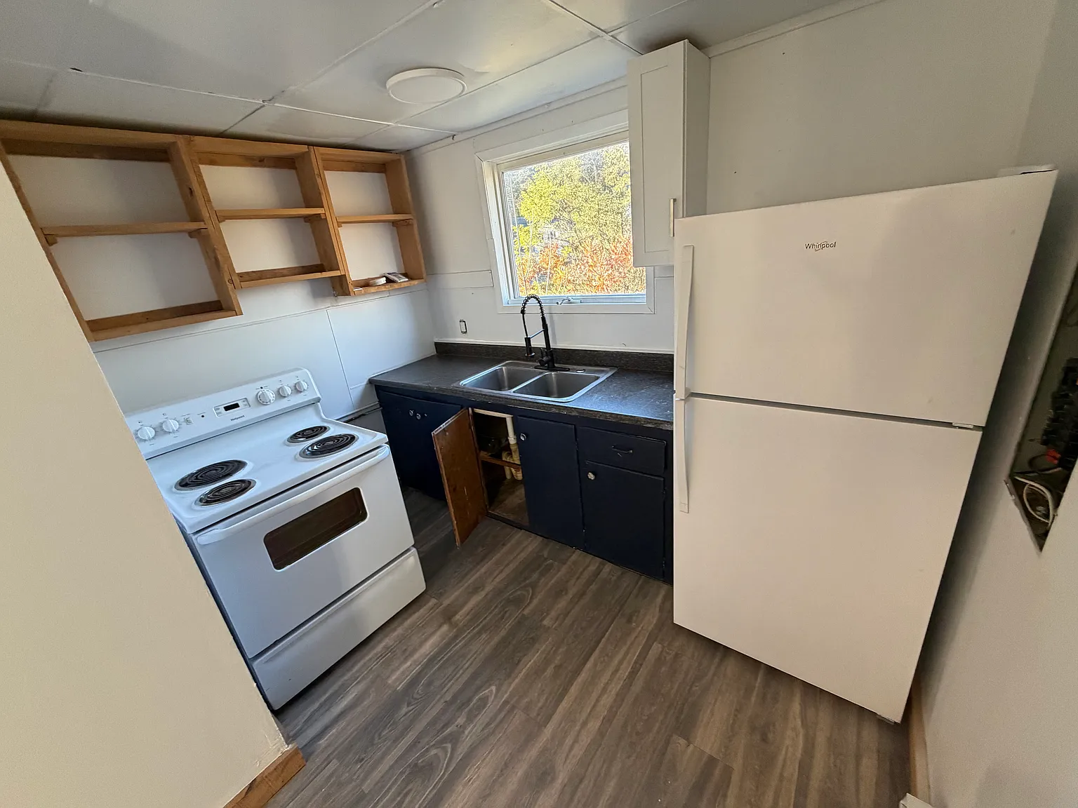 370 Front St — Photo 1